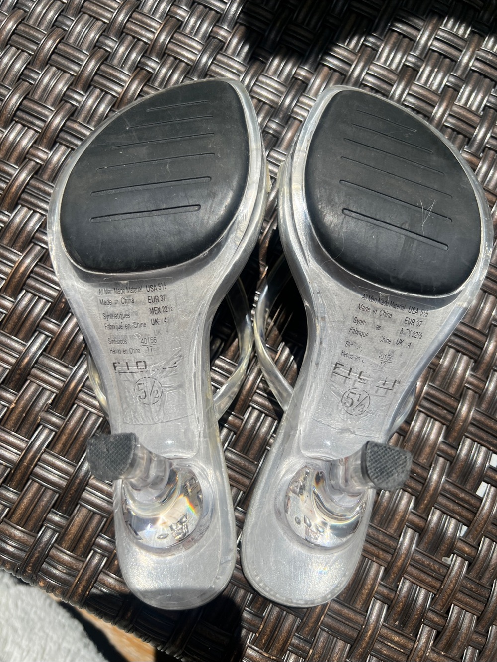 FIONI Clothing Silver Clear-Strap Kitten Heel Sandals - Picture 6 of 7